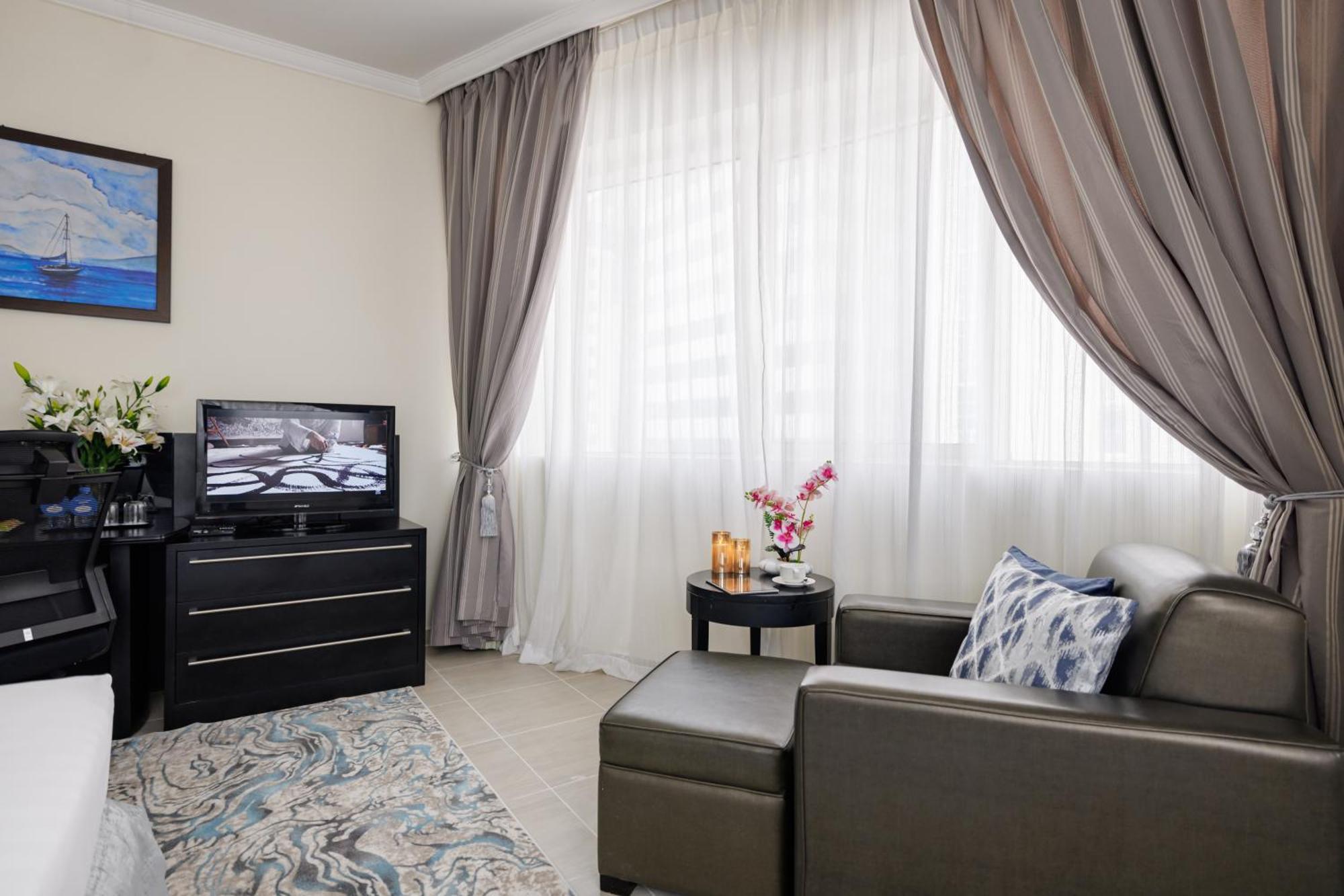 The Royal Riviera Hotel Doha Exterior photo