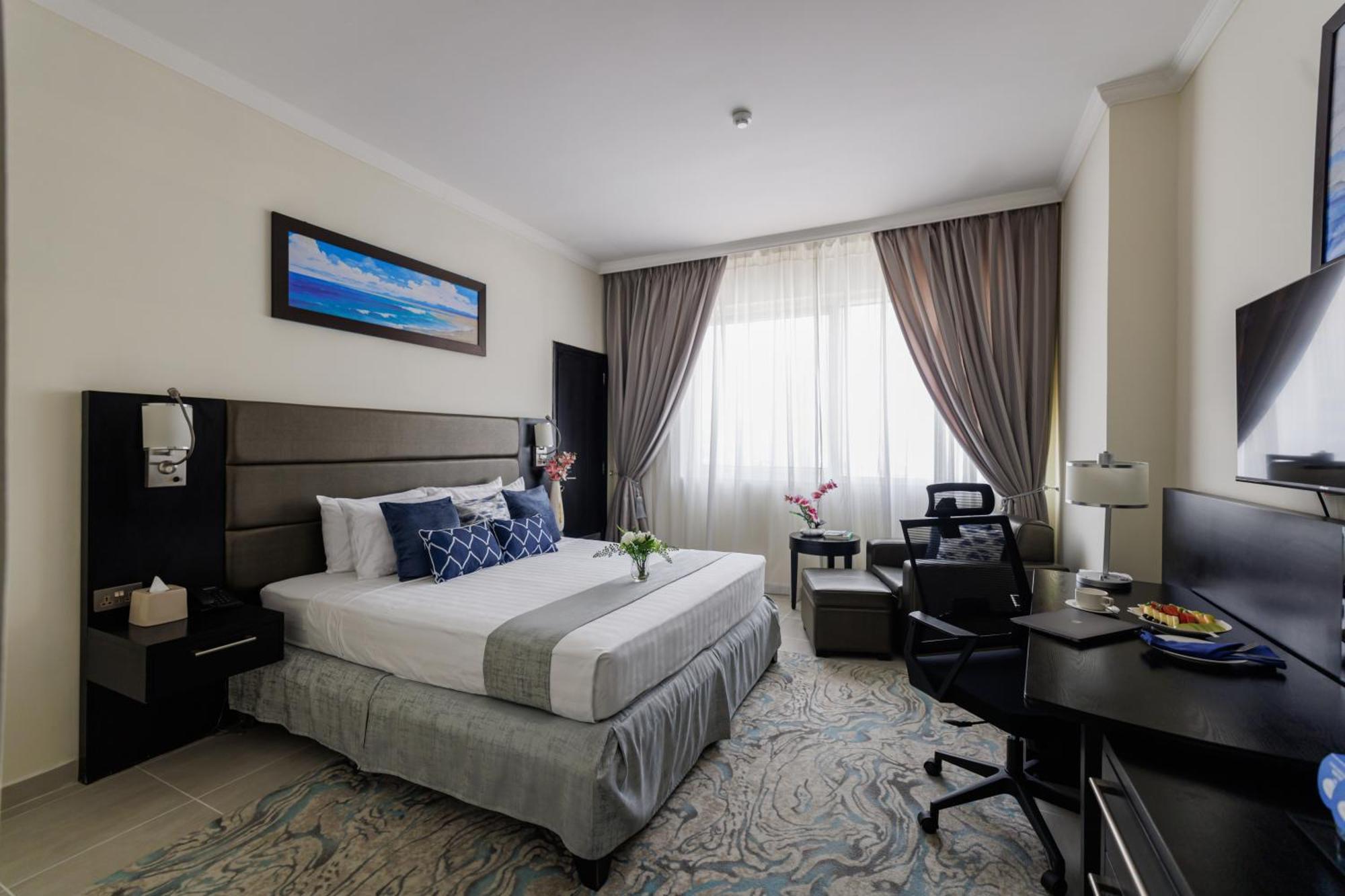The Royal Riviera Hotel Doha Exterior photo
