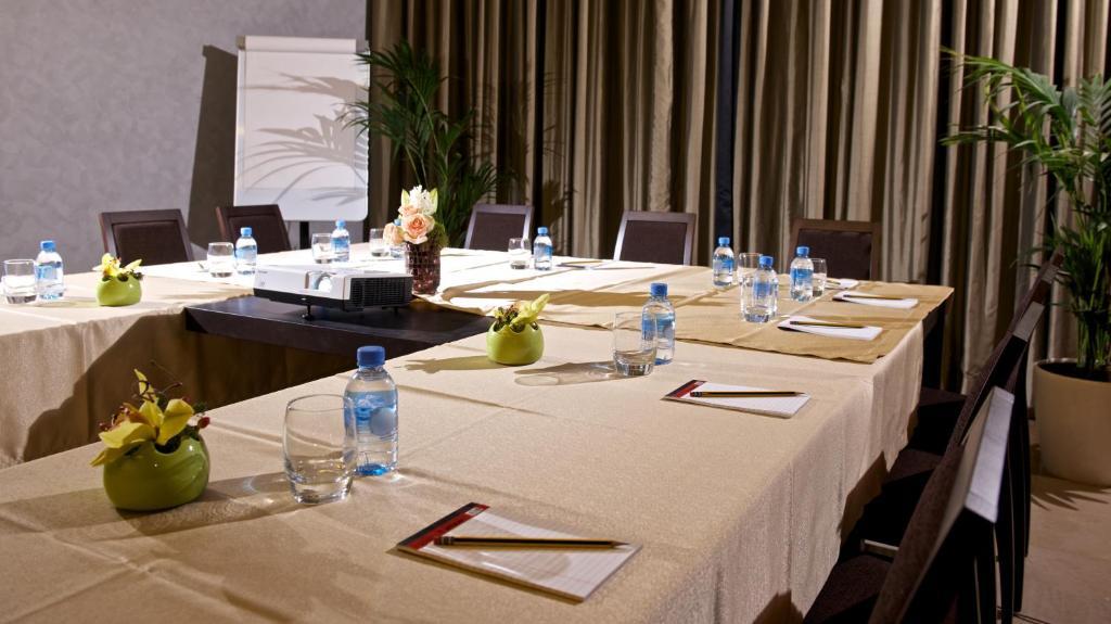 The Royal Riviera Hotel Doha Exterior photo
